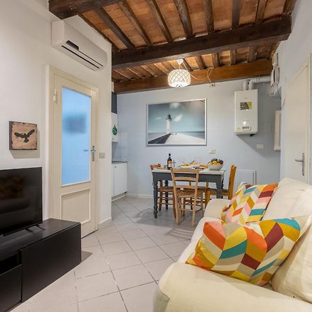 Piazza Dei Cavalieri Confortable Apartment Pisa Exterior photo
